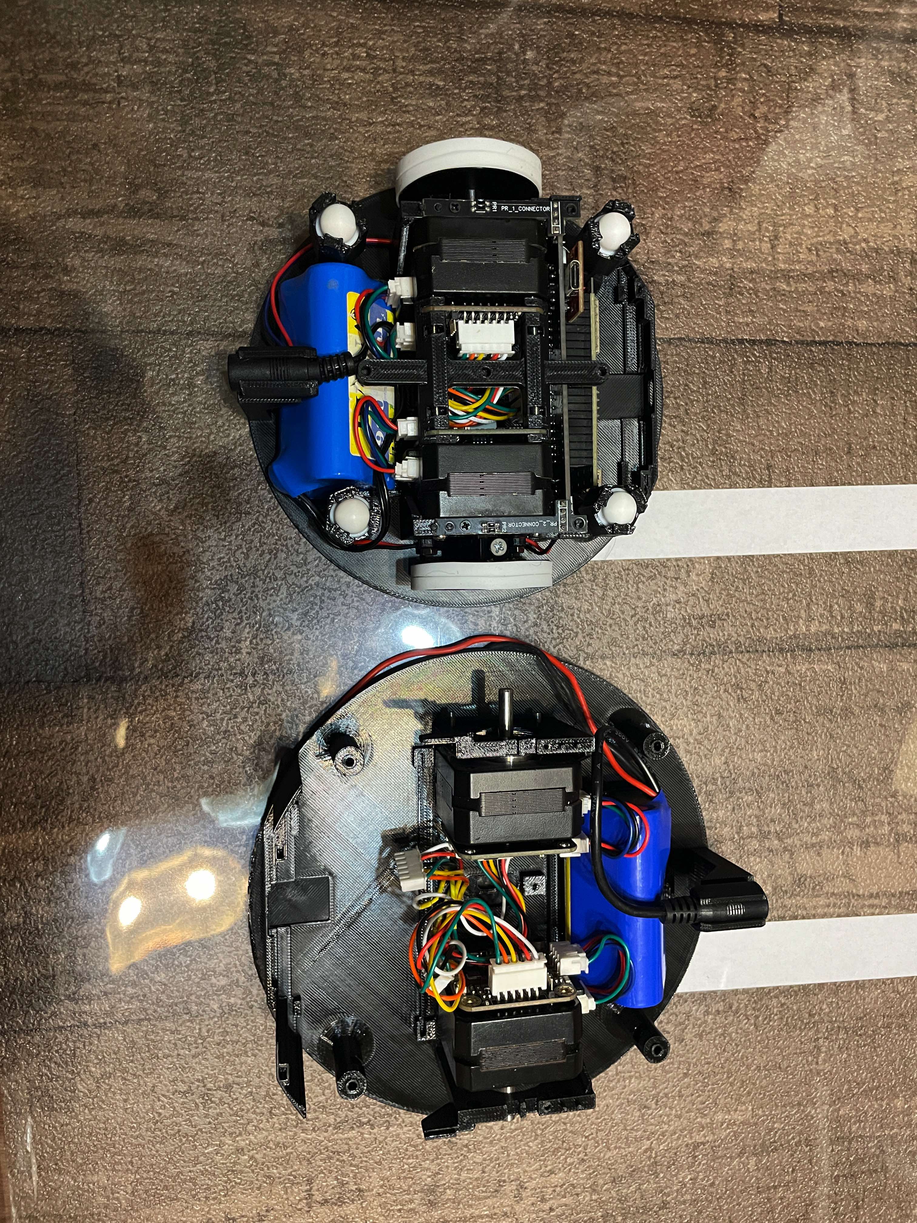開発中の自律走行ロボット