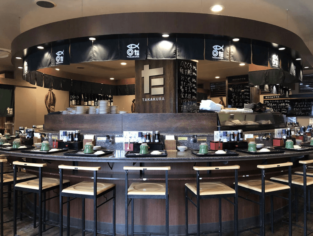 回転寿司たかくらの店内